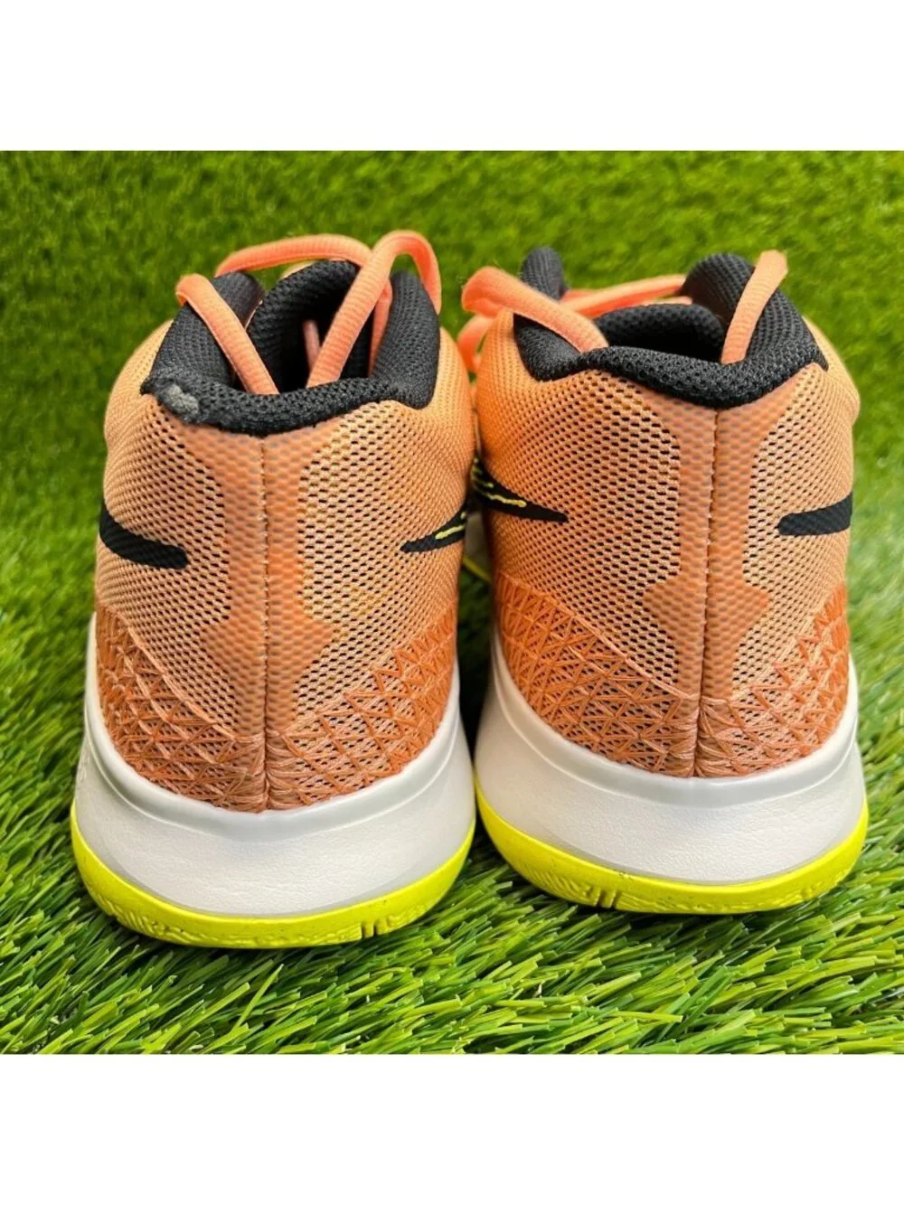 Nike Kyrie Flytrap 6 Mens Size 10 Orange Black Basketball Athletic Shoes Sneaker